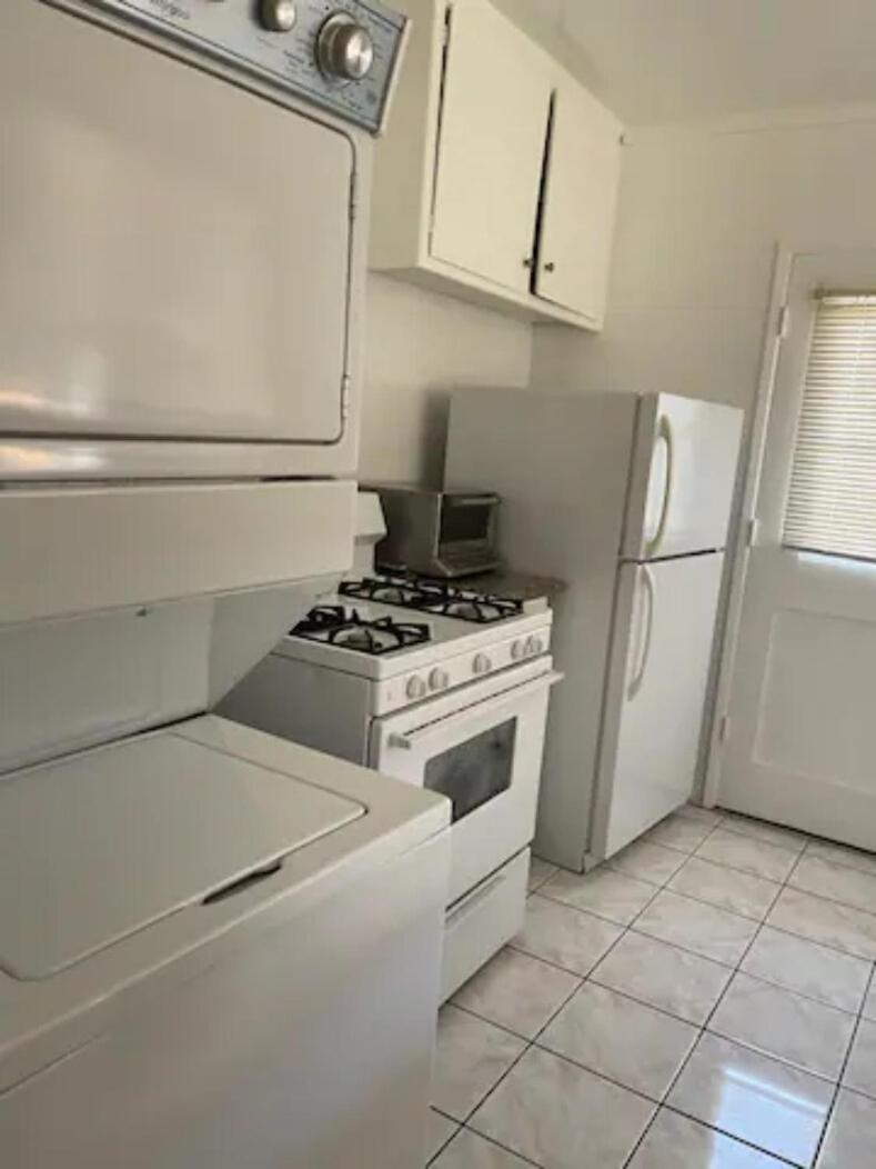 Spacious Single D In Santa Monica